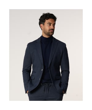 
- De items van The Blueprint vallen allemaal naar maat. Het is dus niet nodig om een maat groter of kleiner te bestellen dan je gewend bent! Over het Merk: De herenkleding van The BLUEPRINT Premium zijn stuk voor stuk musthaves in de garderobe van iedere modebewuste man. De kledingstukken zijn zowel casual als chique te dragen en hebben een mooie uitstraling. De collectie bestaat uit verschillende items, waaronder de mooiste overhemden, truien, colberts, jassen en nog véél meer. En alles is ook nog eens goed te combineren! De overhemden en truien van het merk zijn erg populair omdat deze geschikt zijn voor verschillende gelegenheden.
