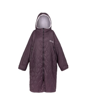 
100% Nylon. Voering: Borg Fleece. Ontwerp: Ruggedruk, Geborduurd, Logo, Effen. Stof Technologie: Duurzaam, WR Cire afwerking. Manchet: Verstelbaar. Halslijn: Kapitein. Mouwtype: Met lange mouwen. Ui Quilt. Eigenschappen van de kap: Gegroeid op de kap. Zakken: Binnen, 1 Veiligheidszak, 2 Onderzakken, 1 Borstzak, Ritssluiting. Bevestiging: Volledige ritssluiting. S-M: 40 in. L-XL: 44 in.