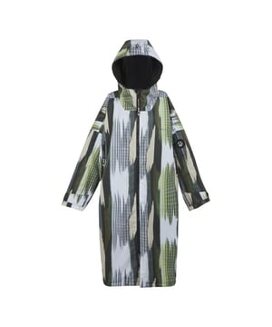 
100% Polyester. Voering: Borg Fleece. Stof: Prestaties. Ontwerp: Logo, Tekst. Stoftechnologie: Ademend, DWR Finish, Isotex, Waterdicht, Winddicht. Manchet: Verstelbaar. Halslijn: Kapitein. Mouwtype: Met lange mouwen. Getapete naden. Eigenschappen van de kap: Gegroeid op de kap. Zakken: Binnen, 2 onderzakken. Bevestiging: Volledige ritssluiting. 15000g/m²/24hrs. Duurzaamheid: Gemaakt van gerecycled materiaal.