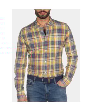 
<p>Fris gekleurd heren overhemd gemaakt van een comfortabele linnen/katoen kwaliteit.</p>
<ul>
<li>Modern fit</li>
<li>Borstzakje</li>
<li>50% Katoen/ 50% Linnen</li>
<li>Kleurnummer: 1688</li>
</ul>