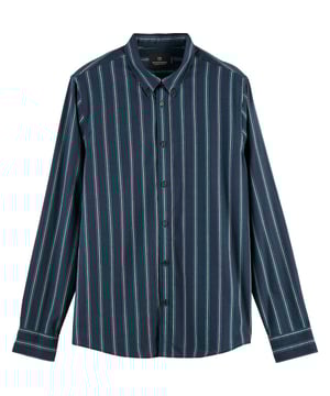 Tussen onze Overhemden Sale vind je nu dit prachtige item uit de nieuwe collectie van Scotch & Soda. Steel de show bij elke gelegenheid!
Scotch & soda shirt met lange mouwen en button down kraagje. Donker blauw met luxe ingeweven streep patroon. Het model is recht en gemaakt van een mooie kwaliteit katoen. Valt normaal uit in de maat.