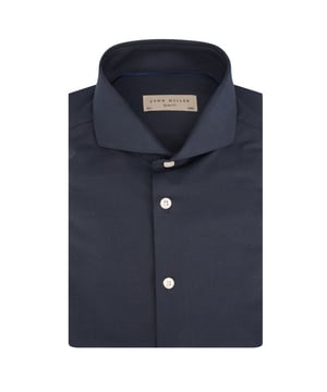 
John Miller Slim Fit Overhemd in stijlvol blauw is een geweldige toevoeging aan je garderobe. Het heeft een strakke, elegante uitstraling dankzij de slim fit pasvorm en een klassieke boord. Gemaakt van hoogwaardige materialen voor comfort en duurzaamheid, zonder borstzak maar met elegante manchetten. John Miller staat voor kwaliteit en verfijning, met aandacht voor detail en een moderne twist. Perfect voor de stijlvolle, hedendaagse man.