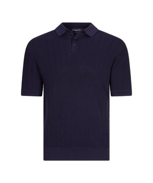 
- Cavallaro is een Italiaans kledingmerk dat in 1948 werd opgericht door Giuseppe Cavallaro. Het merk staat bekend om zijn Italiaanse stijl en vakmanschap. De kleding van Cavallaro is gemaakt van hoogwaardige materialen, zoals wol, katoen en leer. Het merk biedt een breed scala aan items aan, waaronder overhemden, poloshirts, truien, broeken, jassen en accessoires. De ontwerpen van Cavallaro zijn vaak geïnspireerd door de Italiaanse mode uit de jaren 50, 60 en 70. Het merk gebruikt klassieke stijlelementen, zoals strakke lijnen, nette pasvormen en elegante kleuren, om een tijdloze en stijlvolle uitstraling te creëren. Cavallaro is een populair merk onder modebewuste individuen die op zoek zijn naar kleding die zowel stijlvol als comfortabel is.