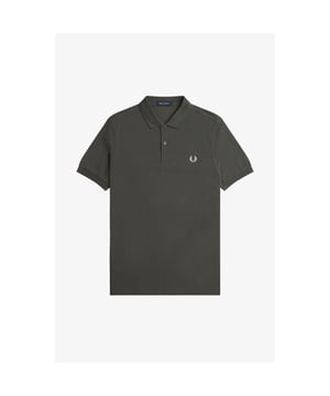 
Het Fred Perry Twin Tipped Polo Shirt is een eche klassieker. De polo is gemaakt van top kwaliteit en komt in een brede kleurenrange. De polo is voorzien van gekleurde boorden bij de kraag en mouwen en heeft een geborduurd logo van Fred Perry op de borst. De polo heeft een normale pasvorm.
Pasvorm: Regular FitMateriaal: 100% KatoenWasvoorschrift: 30 graden wassen zonder wasverzachter | Niet in de droger
