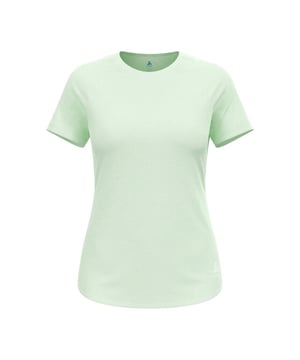 
Het ODLO Active 365 Linencool T-shirt is licht, koel en zacht. Je ideale partner voor warme runs, pilates of gewoon voor elke dag. Het T-shirt is gemaakt van 82% gerecycled polyester jacquard jersey en natuurlijk linnen. Het ademende mesh knit materiaal wordt zo gecombineerd met de natuurlijke voordelen van linnen. Dit shirt is gemaakt in ODLO's eigen fabriek in Europa. Het is afgewerkt met ZeroScent, een bio-based anti-microbiële behandeling die geurtjes en de ophoping van bacteriën beperkt. Verkrijgbaar in vier kleuren.