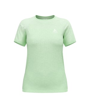 
Het ODLO Essentials naadloze hardloopshirt met lange mouwen is licht, comfortabel en voert vocht af. Een slim ontworpen musthave voor hardlopen in koud weer. Het shirt is uitgerust met naadloze technologie voor ultiem comfort en slim geplaatste mesh zones voor een uitstekend ademend vermogen. Dankzij de reflecterende details ben je goed zichtbaar in het donker. Daarnaast is dit performance item behandeld met ZeroScent, een bio-based anti-microbiële afwerking die geurtjes beperkt, zelfs na heel veel kilometers en trainingen.
