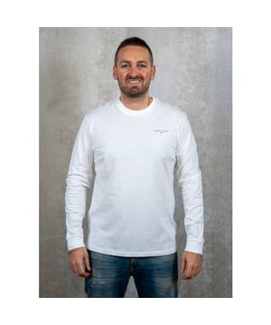 
Slim Linear Chest LS Tee Ext