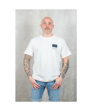 
<p>Reg Essentail CB Flag Tee</p>
