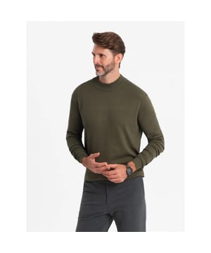 
Creëer moeiteloos een stijlvolle smart casual look met deze half turtleneck trui van Ombre. Het effen ontwerp en de subtiele uitstraling maken dit kledingstuk perfect voor zowel casual als meer formele gelegenheden. Combineer het met een klassieke jeans voor een relaxte look, of draag het onder een blazer voor een elegante touch.

 De trui is gemaakt van een zachte, lichte breiwerkstof met een vleugje viscose, wat zorgt voor een aangenaam gevoel op de huid. Het elastische materiaal past zich perfect aan verschillende lichaamstypen aan en biedt optimale bewegingsvrijheid. De ribgebreide afwerking aan de kraag, mouwen en onderkant zorgt voor een nette afwerking en extra draagcomfort.

 Details:

  
 * Heren half turtleneck met regular fit 
 * Ribgebreide afwerking aan hals, mouwen en zoom 
 * Zacht en rekbaar materiaal voor een comfortabele pasvorm 
 * Effen en subtiele kleurenschema’s voor veelzijdige