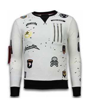 Dit item van Local Fanatic vind je nu in de uitverkoop in onze Local Fanatic outlet!
Exclusieve Crewneck van het topmerk Local Fanatic. Exclusief Sweater Basic wordt gemaakt van een zeer hoogwaardige kwaliteit katoen. Ze hebben een uitstekende afwerking en pasvorm.  - <p><strong>Specificaties:</strong><br />- Kleur: Zie Afbeelding<br />- Seizoen: Voorjaar / Najaar<br />- Kraag: Ronde Kraag<br />- Mouwen: Lange Mouw<br />- Patroon: Borduur, Zeefdruk en Rits<br />- Kwalitatief Hoogwaardige Afwerking<br />- Materiaal: 84% Katoen en 16% Polyester<br />- Weefsel: Dun Geweven<br />- Pasvorm: Getailleerd Italiaans<br />- Wasvoorschrift: Handwas, Binnenste buiten wassen (Niet in de droger)<br />- Beschikbare maten: S - M - L - XL - XXL<br /><br /><strong>Local Fanatic</strong> is een jong merk voor modebewuste mannen die aandacht besteden aan kleding en uiterlijk met de Allure en Glamour.<br />Kenmerkend van het merk zijn de zeefdruk- en digitaal prints die gegarandeerd staan voor kwaliteit van vooruitstrevende stoffen in Italiaanse pasvormen.</p>