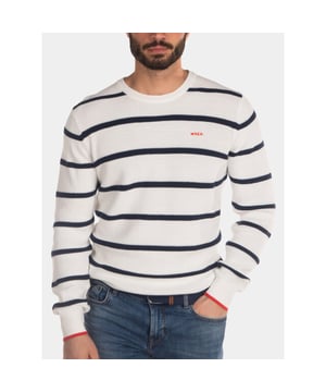 
<p>Mooie gestreepte heren trui met ronde hals van NZA. Deze trui is gemaakt van 100% katoen die elke look elegant samenbrengt.</p>
<ul>
<li>Modern fit</li>
<li>100% Katoen</li>
<li>Kleurnummer: 1045</li>
</ul>