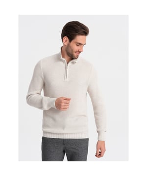 
<p>Heren trui met rits. Deze warme trui is gemaakt van zachte stoffen en heeft een nette uitstraling. De mannen sweater is voorzien van een opstaande kraag. Je kunt deze <a href="https://italian-style.nl/heren/truien-vesten">heren trui</a> prima combineren met een jeans en een paar casual sneakers. Ervaar zelf het comfort en kwaliteit van deze fijne truien voor mannen.</p>
<p>Pasvorm: Normal Fit<br />
Materiaal: 50% Katoen, 50% Acryl<br />
Kleur: Wit - Beige<br />
Categorie: All season<br />
Sluiting: Rits<br />
Patroon: Effen</p>
<p>Hoogte model: 188 cm<br />
Het model presenteert het product in maat: M</p>
<div class="">Artikelnummer: KERATO-0105-3</div>