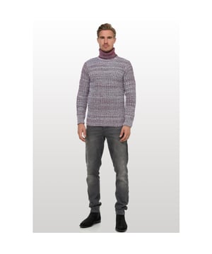 
<p>Coltrui heren - Moda Italia - 13435</p>
<p>Heren coltrui van het Style Italy merk Rusty Neal. Deze nette gebreide coltrui is gemaakt van zachte stoffen en heeft een nette uitstraling. Je kunt deze <a href="https://italian-style.nl/heren/truien-vesten/truien">heren trui</a> prima combineren met een jeans en een paar casual sneakers.</p>
<p>- Merk: Rusty Neal<br />
- Pasvorm: Normaal<br />
- Materiaal: 70% Polyacryl, 30% katoen<br />
- Kleur: Rood</p>