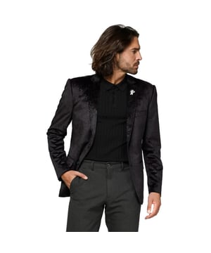 
Deze OppoSuits Deluxe blazer is geÃ¯nspireerd op - en een weerspiegeling van - de schoonheid van ons universum. Het is een zacht velvet jasje met een zwarte folieprint die de meest bekende sterrenbeelden van de Melkweg afbeeldt. De sterrenvoering en de afneembare pin passen perfect bij het sterrenbeeldenpatroon. Ja, het staat in de sterren geschreven: dit jasje zorgt dat jij er out of this world uitziet.