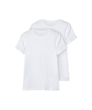 
Set van twee witte Name It jongens ondershirts. De t-shirts hebben een ronde hals met korte mouwen en een slim fit pasvorm.