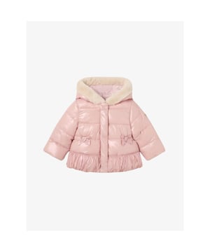 
Mooie en warme baby meisje winterjas in de kleur roze met faux fur randje van de capuchon. 