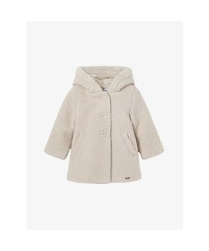 
De Mayoral Teddy Coat in Almond heeft een knoopsluiting, zakken en een faux fur capuchon. De perfecte tussenjas voor de herfst. Een echte klassieker die elk seizoen terug in de collectie komt!