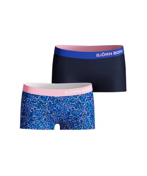 
Björn Borg Meisjes Hipster 2-Pack – Bloemen & Blauw

 Deze comfortabele Björn Borg hipsters voor meisjes combineren vrolijke kleuren met zacht, ademend katoen. Perfect voor elke dag dankzij de elastische tailleband en fijne pasvorm.

 Belangrijkste kenmerken

   
 *  2-pack meisjes hipsters     
 *  Zachte stretchkatoen voor dagelijks comfort     
 *  Brede elastische logo-band voor een goede pasvorm     
 *  Leuke mix van effen en print design   Kleuren

   
 *  1x Donkerblauw met blauw-roze tailleband     
 *  1x Blauw met bloemenprint en roze tailleband   Materiaalcompositie

 95% katoen, 5% elastaan

 Onderhoudsinstructies

   
 * Wassen op 40°C     
 * Niet bleken     
 * Drogen op lage temperatuur     
 * Niet strijken op prints of logo   Artikelnummer

 1911-1589-71021