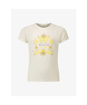 
Het Le Chic Nommy Fancy Shield T-shirt in de kleur Sunny is een vrolijk zomer T-shirt met sierlijke print op het voorpand. Combineer met de bijpassende rok.