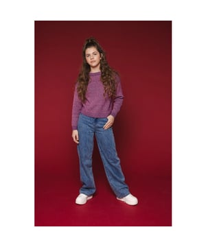 
Pretty in Pink!
Heerlijke cosy gebreide trui in een leuke roze kleur.
Gebreid in een stoer ribbel patroon.
Stoere iets kortere loose-fit.
Trui prikt niet.