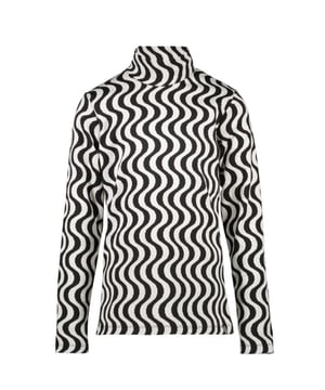 
Deze zwartkleurige trui voor meisjes van het merk Cars Girls is een absolute must-have voor de kledingkast van elke fashionista. De trui is perfect voor elke gelegenheid en is gemaakt van hoogwaardige materialen voor ultiem draagcomfort.en#10;en#10;De Cars Girls Sanya top is uitgevoerd in een stoere grijze kleur met een opvallende golvende print van zwarte strepen. De hoge hals en het aansluitende model zorgen voor een trendy uitstraling. Aan de achterzijde is de top voorzien van een keyhole en knoopsluiting, wat zorgt voor een speels detail.en#10;en#10;De trui is gemaakt van een mix van 65% polyester, 31% viscose en 4% elastaan, wat zorgt voor een comfortabele pasvorm en een lichte stretch. Hierdoor kan jouw kleine fashionista de hele dag onbezorgd spelen en bewegen, terwijl ze er stijlvol uitziet.en#10;en#10;Met deze Cars Girls Sanya top is jouw dochter helemaal klaar voor het najaar. Combineer de trui met een stoere jeans en sneakers voor een casual look, of draag het met een rokje en laarsjes voor een feestelijke uitstraling. Bestel snel deze must-have voor in de kledingkast van jouw dochter bij Nummerzestien en laat haar stralen in deze trendy trui!