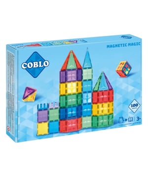 
<h2>Coblo Magnetische bouwstenen Classic - 100 delig</h2>
<ul>
<li>Leerzaam spelen samen of alleen</li>
<li>Duurzaam speelgoed</li>
<li>Kinderen kunnen al hun creativiteit kwijt</li>
<li>STEAM leren, staat voor Science, Technology, Engineering, Arts & Mathematics</li>
<li>Gemaakt van niet-giftig ABS-plastic</li>
<li>Vanaf 3 jaar</li>
</ul>
<h2>Uitgebreide omschrijving</h2>
<p>Stap in de wereld van grenzeloos bouwplezier met de Coblo Magnetische Bouwstenen Classic - een 100-delige set die niet alleen kinderen uitnodigt om te spelen, maar ook om te leren. Ontworpen voor educatieve ontwikkeling, zowel individueel als in groepen, biedt deze bouwset een duurzaam en creatief speelterrein voor kinderen vanaf 3 jaar.</p>
<p>Leerzaam spelen vormt de kern van de Coblo Magnetische Bouwstenen Classic. Kinderen worden aangemoedigd om te experimenteren, te bouwen en te ontdekken, of ze nu alleen spelen of samen met vrienden. De magnetische eigenschappen van de bouwstenen zorgen voor stabiliteit in de creaties, waardoor kinderen niet alleen hun motorische vaardigheden ontwikkelen, maar ook hun ruimtelijk inzicht vergroten.</p>
<p>Duurzaamheid staat hoog in het vaandel bij Coblo, en de Magnetische Bouwstenen Classic zijn daarop geen uitzondering. Gemaakt van hoogwaardig, niet-giftig ABS-plastic, biedt deze set niet alleen veilig speelplezier, maar gaat ook lang mee. Ouders kunnen met een gerust hart toekijken terwijl hun kinderen genieten van deze milieuvriendelijke bouwstenen.</p>
<p>Laat de creativiteit van uw kinderen de vrije loop met de Coblo Magnetische Bouwstenen Classic. Of ze nu kleurrijke torens, fantasierijke voertuigen of unieke constructies willen bouwen, deze set stimuleert de verbeelding op een ongekende manier. Bovendien bevordert deze bouwset STEAM-leren, waarbij wetenschap, technologie, techniek, kunst en wiskunde op een speelse en interactieve manier worden geïntegreerd.</p>
<p>Geef uw kinderen de sleutel tot een wereld van leren en plezier met de Coblo Magnetische Bouwstenen Classic. Bestel vandaag nog en ontdek hoe deze set niet alleen het speelplezier vergroot, maar ook een educatieve dimensie toevoegt aan de creatieve reis van uw kind.</p>
<p><strong>Inhoud van de doos:</strong></p>
<ul>
<li>60 vierkanten stenen</li>
<li>14 gelijkzijdige driehoeken</li>
<li>12 gelijkbenige driehoeken</li>
<li>6 rechthoekige driehoeken</li>
<li>4 ramen</li>
<li>4 gekartelde vormen</li>
<li>inspiratieboekje</li>
<li>opbergzak</li>
</ul>