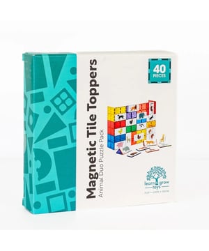 
<h2>Learn and Grow Magnetische Toppers Dieren duo 40 delig</h2>
<ul>
<li>Leerzaam spelen</li>
<li>Goed voor de motoriek</li>
<li>40 dier puzzelstukken</li>
<li>Geschikt voor kinderen van 3 jaar</li>
<li>Kinderen kunnen al hun creativiteit kwijt</li>
<li>STEAM leren, staat voor Science, Technology, Engineering, Arts & Mathematics</li>
<li>Gemaakt van niet-giftig ABS-plastic</li>
<li>Eindeloos bouwplezier</li>
<li>Te combineren met andere magneten merken</li>
<li>Ontwikkelt de creativiteit van je kind</li>
</ul>
<p> </p>
<p> </p>
<h3>Maak je eigen dierenwereld met het Dieren Duo Pakket</h3>
<p>Het Learn and Grow Magnetische Toppers Dieren Duo Pakket – 40-delig brengt de wereld van dieren tot leven voor kinderen vanaf 3 jaar. Deze set bevat 40 puzzelstukken, verdeeld in 20 boerderijdieren en 20 safari-dieren, waarmee kinderen eindeloos kunnen combineren en hun eigen dierentuin of boerderij kunnen bouwen. Door de magnetische onderdelen klikken de puzzelstukken eenvoudig aan elkaar, wat zorgt voor een speelse en leerzame ervaring.</p>
<p> </p>
<h3>Stimuleert motoriek en creatief spel</h3>
<p>De magnetische dierenpuzzels zijn niet alleen leuk, maar helpen ook de fijne motoriek en het ruimtelijk inzicht van je kind te ontwikkelen. Door dieren samen te stellen en zelf te kiezen welke dieren bij elkaar passen, worden ze uitgedaagd om creatief na te denken. Dit bouwt niet alleen hun verbeeldingskracht op, maar bevordert ook het logisch denken en probleemoplossend vermogen.</p>
<p> </p>
<h3>Ontdekken en leren met STEAM-principes</h3>
<p>Dit Dieren Duo Pakket sluit aan bij het STEAM-concept (Science, Technology, Engineering, Arts & Mathematics), waardoor kinderen op een speelse manier belangrijke vaardigheden ontwikkelen. Tijdens het combineren van de puzzelstukken leren ze over verschillende dieren, hun vormen en patronen. Dit stimuleert hun nieuwsgierigheid en helpt hen om een eerste basis te leggen in natuur en techniek.</p>
<p> </p>
<h3>Veilig, duurzaam en compatibel met andere merken</h3>
<p>Het Learn and Grow Dieren Duo Pakket is gemaakt van stevig, niet-giftig ABS-plastic, wat zorgt voor een veilige speelervaring. De puzzelstukken zijn robuust en perfect voor intensief gebruik door jonge ontdekkers. Daarnaast is de set compatibel met andere magnetische merken, zodat je deze eenvoudig kunt uitbreiden. Met dit dierenpakket krijgt je kind eindeloos speel- en leergenot, en ontwikkelen ze hun liefde voor de natuur op een speelse manier!</p>
<p>Let op: de toppers zelf zijn niet magnetisch en vereisen magnetische tegels om te functioneren.</p>
<p><strong>Inhoud van de doos:</strong></p>
<ul>
<li>20 safari dier puzzelstukken</li>
<li>20 boerderij dier puzzelstukken</li>
</ul>