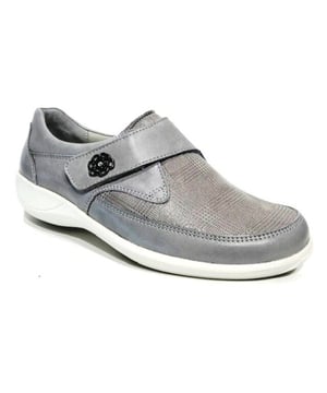 
Comfortabele klittenbandschoen van Stuppy speciaal voor de gevoelige voet.. Op de voorvoet zit stretch leather