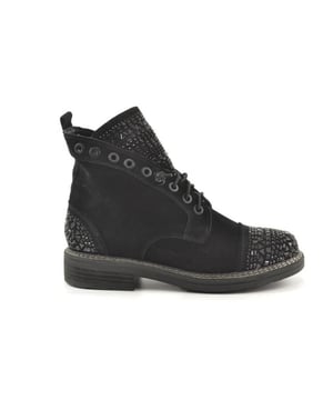 
De I23601 0 van Alma en Pena is een echte blikvanger. De I23601 0 is uitgevoerd in de kleur ZWART [crosta black]. Bekijk ook onze overige collectie van Alma en Pena op onze webshop!
