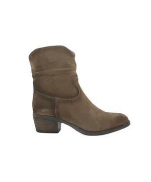 
Artikel A8486 A36  in de kleur velour marsh shop je gemakkelijk en snel op onze webshop. Bekijk de gehele collectie van AQA Shoes online