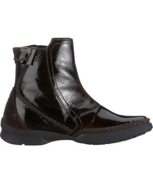 
Camel Active Eris, lakleren dames laarzen. De karakteristieke TR-zool zorgt voor de nodige grip. Een ritssluiting aan de zijkant vergemakkelijkt het werk. De binnenzool is uitneembaar.