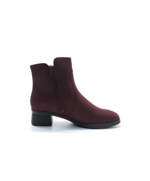 
Artikel 172.1902 205.600  in de kleur chianti shop je gemakkelijk en snel op onze webshop. Bekijk de gehele collectie van Hartjes online
