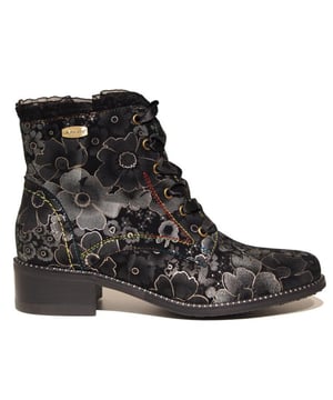 
De Emcmao 45 acier van Laura Vita is een echte blikvanger. De Emcmao 45 acier is uitgevoerd in de kleur Acier. Bekijk ook onze overige collectie van Laura Vita op onze webshop!