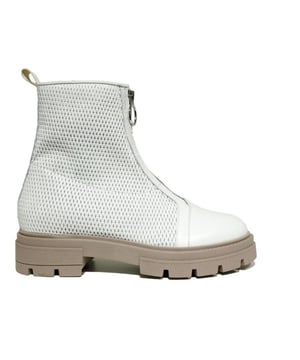 Dit item koop je nu extra voordelig in onze Damesschoenen Sale outlet waar het altijd Mjus sale is. Jouw Mjus artikelen het hele jaar in de uitverkoop!
De M79238-101M ghiacco-101-6105 van Mjus is een echte blikvanger. De M79238-101M ghiacco-101-6105 is uitgevoerd in de kleur Ghiacco 101 6105 (wit). Bekijk ook onze overige collectie van Mjus onze webshop!