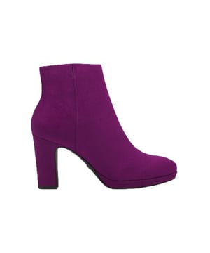 
Tamaris in onze webshop. Laarzen van het topmerk Tamaris. Dit model heeft een ritssluiting. Deze laarzen van Tamaris, artikelnummer 1-25062-41 dark pink, bestel je gemakkelijk in onze webshop.