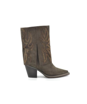 
De I23462 0 van Alma en Pena is een echte blikvanger. De I23462 0 is uitgevoerd in de kleur DONKER BRUIN [crosta cofee]. Bekijk ook onze overige collectie van Alma en Pena op onze webshop!