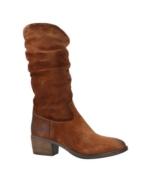 
De A8264 d26 van AQA Shoes is een echte blikvanger. De A8264 d26 is uitgevoerd in de kleur velour brandy. Bekijk ook onze overige collectie van AQA Shoes op onze webshop!