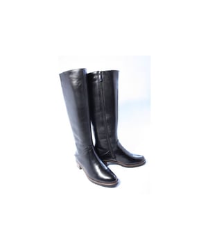 
Merk: Everybody, Model: Laarzen, Materiaal: Leer, Hakhoogte: 3 cm, Kleur: Zwart