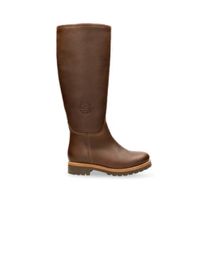 
De laars van Panama Jack heeft de volgende eigenschappen:

  
 * Laarsjes voor dames effen 
 * Nappaleer zwart WATERPROOF. 
 * Voering van schapenvacht. 
 * Anatomische en uitneembare binnenzool. 
 * Flexibele en duurzame rubberen zool. 
 * Schachthoogte: 45 cm. 
 * Made in Spain.
