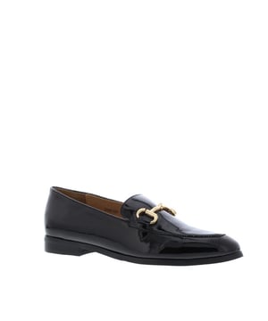  Musthave uit de Damesschoenen Sale van Di Lauro   Gun jezelf dit prachtige item uit de laatste collectie  Betaal achteraf
Di Lauro Laure Dames Loafer Een traditionele loafer met een gouden randje, dat is deze instapper van het merk Di Lauro! De loafer heeft een buitenwerk van suède en is voorzien van een gouden bitje op de wreef. Dit geeft de schoen een chique uitstraling! De instapper heeft een spitse leest en loopt dus wat spitser bij de tenen. Aan de binnenzijde is de loafer voorzien van leer en heeft het een vast voetbed. Geef je look een chique touch! Wil je deze loafer van Di Lauro snel in huis hebben? Bestel dan online of kom naar een van onze winkels. Eigenschappen * Hakhoogte: 2 cm * Geen uitneembaar voetbed * Tip: Bestel je eigen maat!