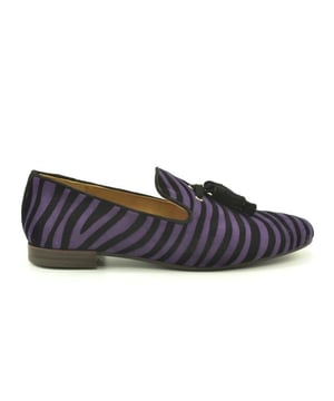 
De 25000 0 van Pedro Miralles is een echte blikvanger. De 25000 0 is uitgevoerd in de kleur LILA/PAARS [zebra viola]. Bekijk ook onze overige collectie van Pedro Miralles op onze webshop!