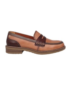 
Laat je grootste elegantie zien met de Pikolinos Aldaya mocassins voor dames. Een perfect model gemaakt van duurzame materialen voor de meest opvallende evenementen, ook om elke dag naar kantoor te gaan. Combineer je beste stijl met deze gemakkelijke mocassins. Bovendien bieden ze het gemak van gemakkelijk te verwijderen inlegzolen.

- Gewatteerde binnenzool
- Uitneembare binnenzool
- Hakhoogte 3 cm