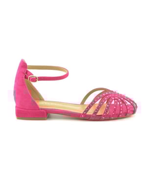 
De V23200 0 van Alma en Pena is een echte blikvanger. De V23200 0 is uitgevoerd in de kleur fuxia. Bekijk ook onze overige collectie van Alma en Pena op onze webshop!
