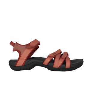 
De multifunctionele Tirra voor dames, nauwkeurig afgesteld op jouw voet, brengt te gek comfort tijdens het avontuur van jouw keuze. Ideaal voor: dagtochten, lichte wandelingen. Sneldrogende singelband gemaakt van gerecycled plastic met traceerbaar, verifieerbaar REPREVE® polyestergaren van Unifi® ondersteunt je voet en is bestand tegen misbruik. Gemakkelijke klittenbandsluiting gaat snel aan en uit en zorgt voor de juiste pasvorm. Een gedempte Shoc Pad™ in de hiel absorbeert schokken waar je die het meest nodig hebt. Een voorgevormde EVA-tussenzool geeft je voetboogondersteuning die de meeste sandalen missen, nylon cambreur stabiliseert en ondersteunt je voet op oneffen terrein. Robuuste Spider Rubber buitenzool is extreem duurzaam en biedt geweldige grip. Behandeld met Life Naturals, een op verantwoorde wijze verkregen op pepermunt gebaseerde antimicrobiële stof die de groei van geurveroorzakende bacteriën bestrijdt.