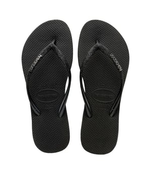 Scoor dit prachtige Havaianas item nu in de uitverkoop in de Havaianas outlet op V&D.
<p>De Havaianas Slim Sparkle II in het zwart. Deze sprankelende slippers met een metallic logo op de glitterband én een zool met glitterrand zijn volledig gemaakt van rubber en hebben een normale pasvorm. </p>
<p>Comfortabel, duurzaam, lichtgewicht, hittebestendig, antislip en waterafstotend. Kortom, de slippers van het Braziliaanse merk Havaianas zijn de absolute musthaves voor de zomer!</p>