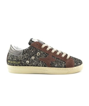 
De 2901 SNK 0 van Ama is een echte blikvanger. De 2901 SNK 0 is uitgevoerd in de kleur crystal brown. Bekijk ook onze overige collectie van Ama op onze webshop!