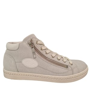 
De A8688 a8688-b32a11 van AQA Shoes is een echte blikvanger. De A8688 a8688-b32a11 is uitgevoerd in de kleur Blauw B32A11. Bekijk ook onze overige collectie van AQA Shoes op onze webshop!