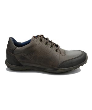 
De jonge camel active veterschoen voor dames presenteert zich met een expressieve, geaccentueerde leestvorm in een innovatieve combinatie van materialen. De handgemaakte loopzool in vintage look in combinatie met hoogwaardig en slijtvast bovenleer zet bijzondere accenten. De binnenzool is uitneembaar - je kunt dus je eigen inlegzolen gebruiken bij deze lage schoenen. Zo past de damesschoen perfect bij elke city- en vrijetijdsoutfit.