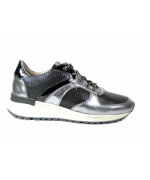 
De 5848 5848633-vers-01 van DL Sport is een echte blikvanger. De 5848 5848633-vers-01 is uitgevoerd in de kleur Zwart/Combi. Bekijk ook onze overige collectie van DL Sport op onze webshop!