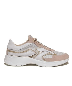 
De 6540 vers-01-velour-sheer-chic-bianco van DL Sport is een echte blikvanger. De 6540 vers-01-velour-sheer-chic-bianco is uitgevoerd in de kleur Beige. Bekijk ook onze overige collectie van DL Sport op onze webshop!